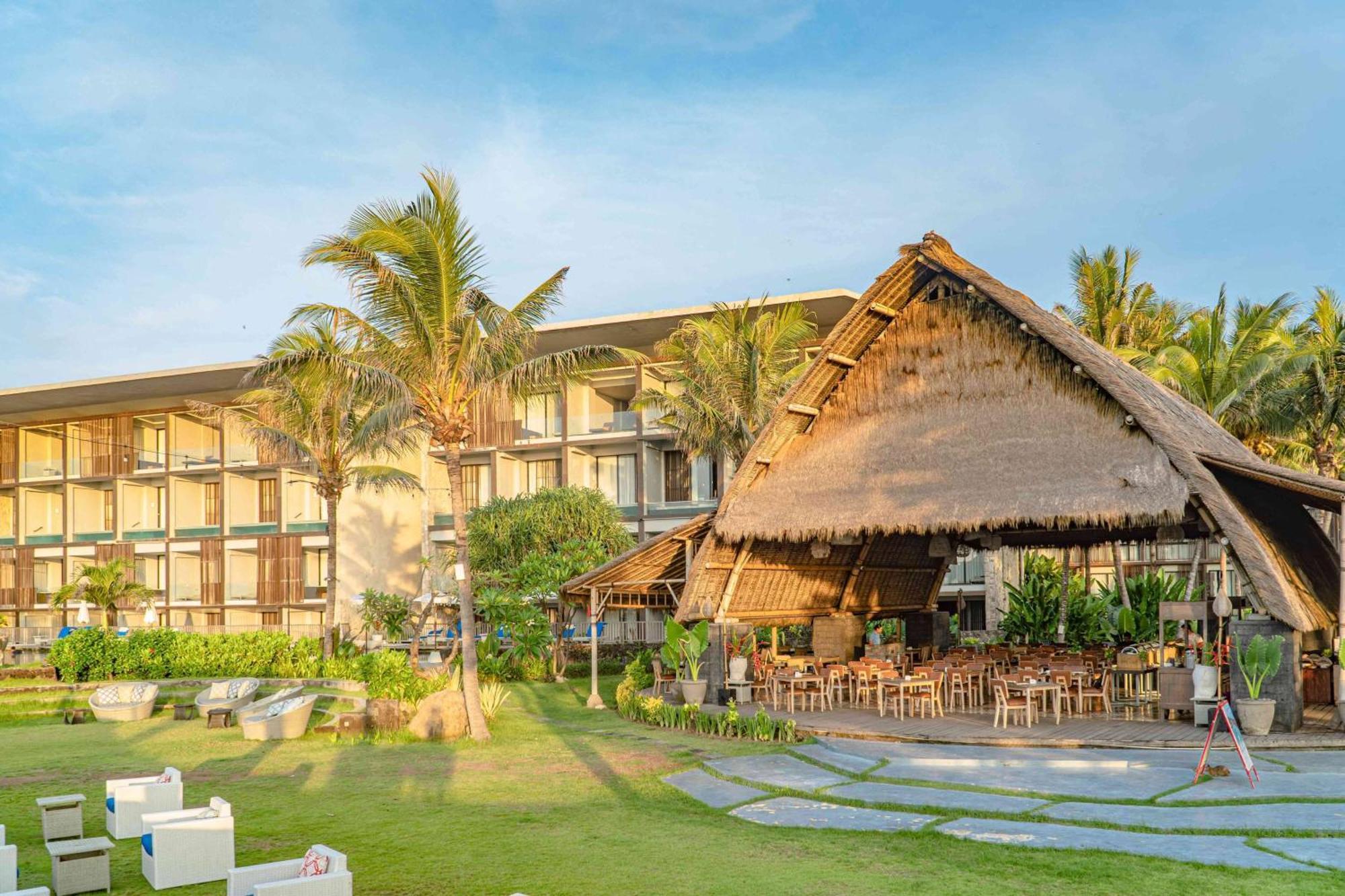 Wyndham Tamansari Jivva Resort Bali Siyut Екстер'єр фото The resort's main building